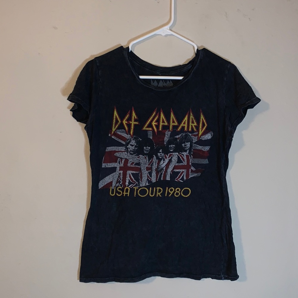 Large Def Leppard shirt